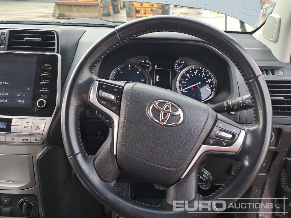 SUV 2022 Toyota Land Cruiser: picture 34