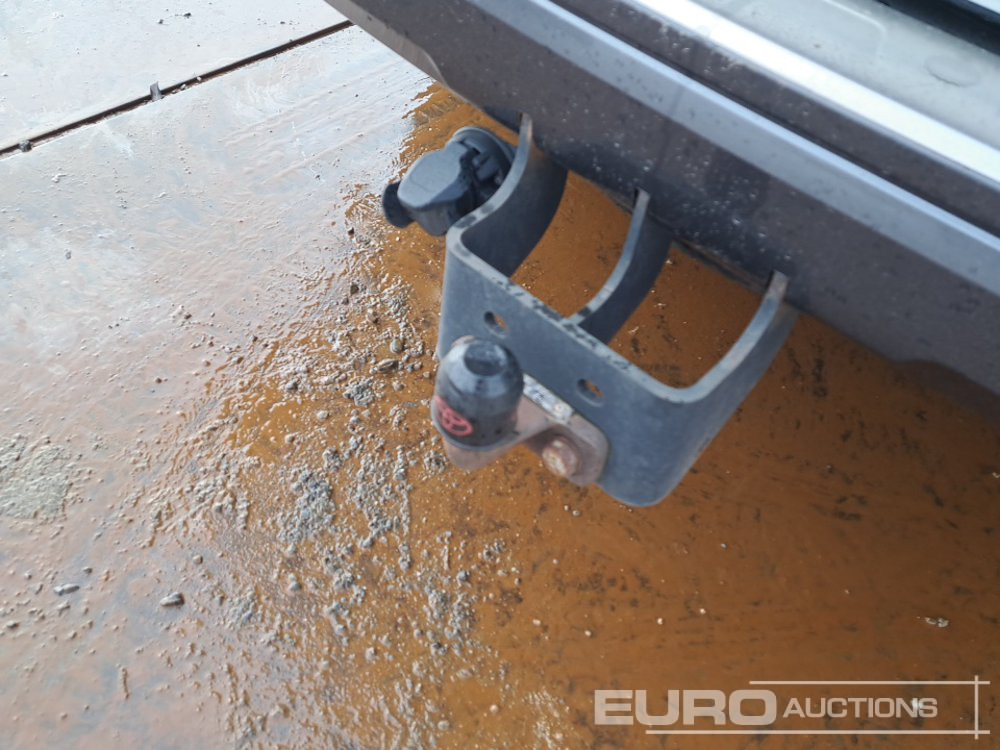 SUV 2022 Toyota Land Cruiser: picture 17