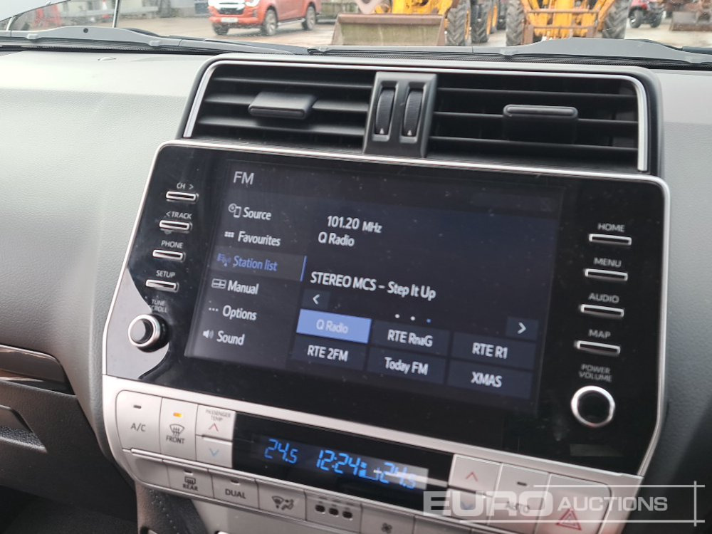 SUV 2022 Toyota Land Cruiser: picture 36