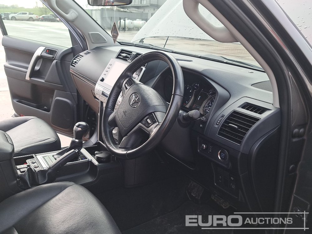 SUV 2022 Toyota Land Cruiser: picture 32