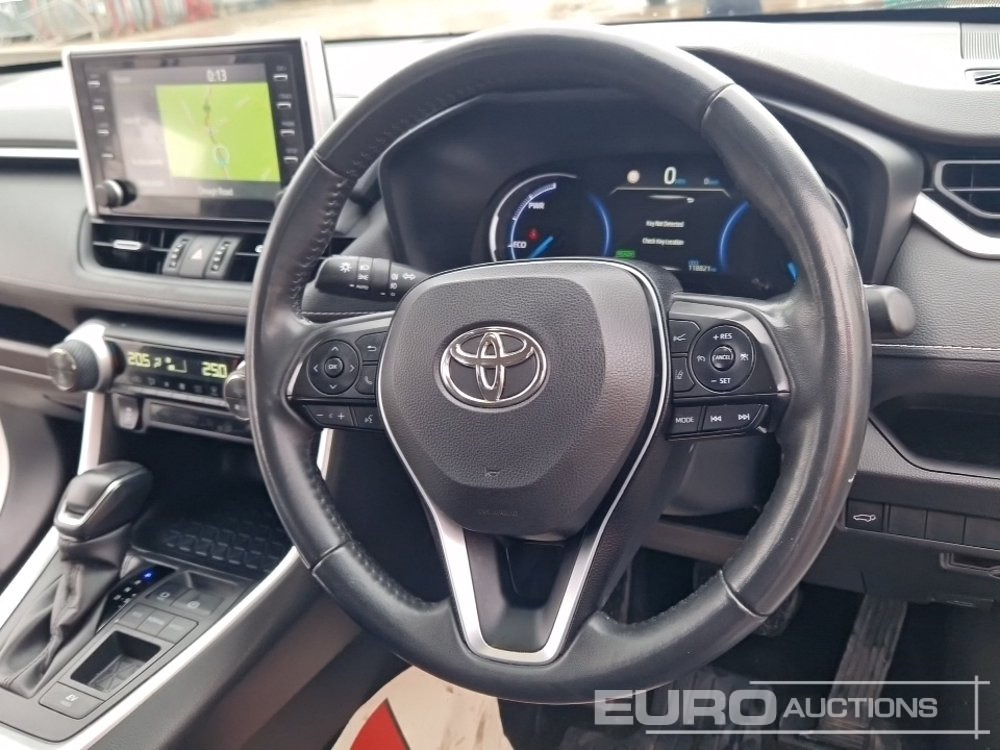 SUV 2022 Toyota RAV 4: picture 25