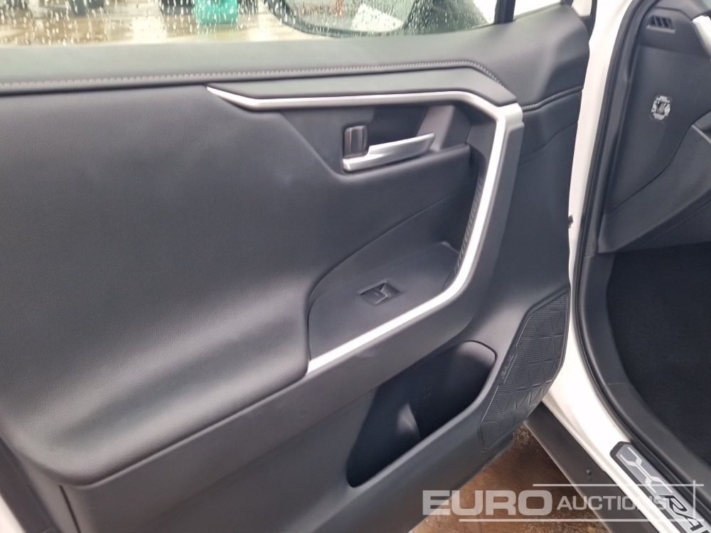 SUV 2022 Toyota RAV 4: picture 13