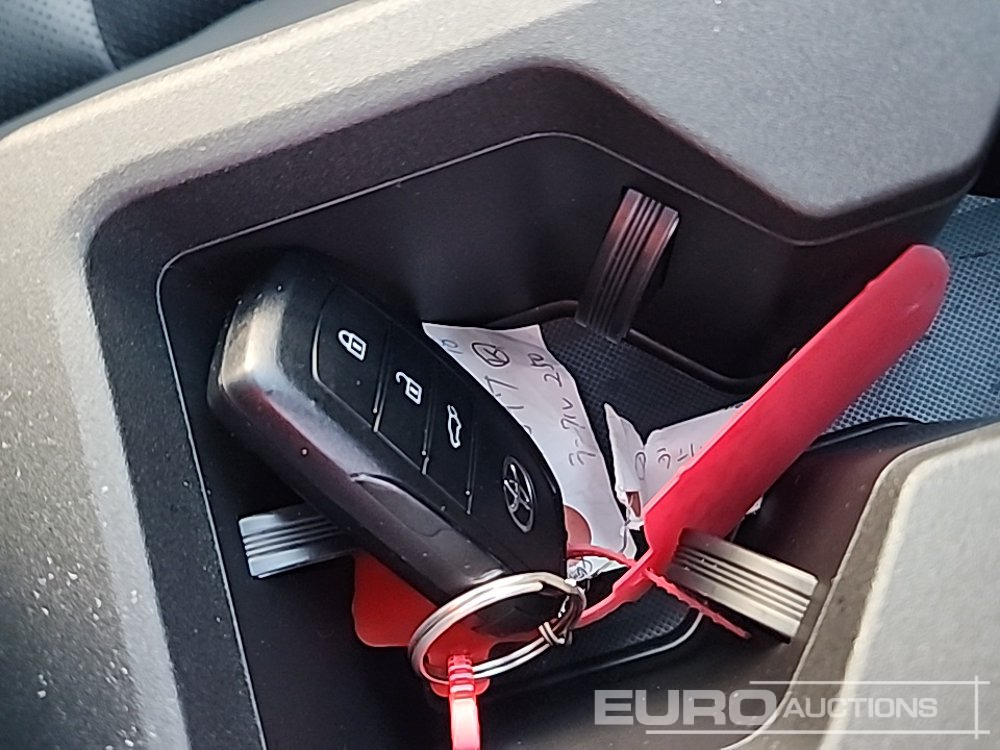 SUV 2025 Toyota Land Cruiser: picture 40