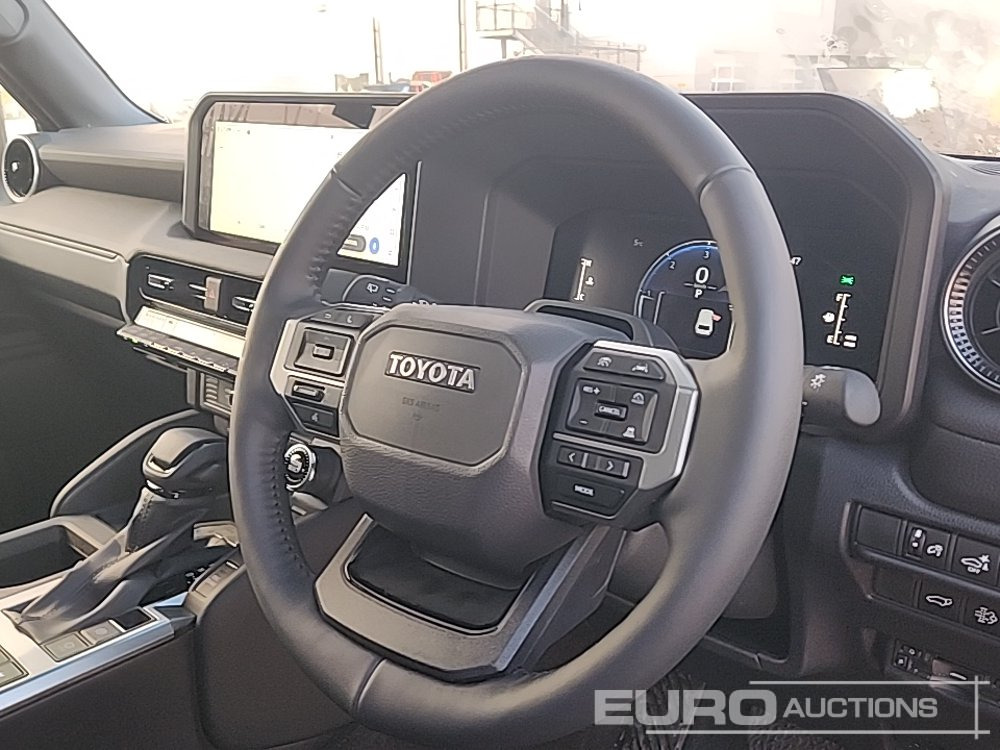 SUV 2025 Toyota Land Cruiser: picture 16