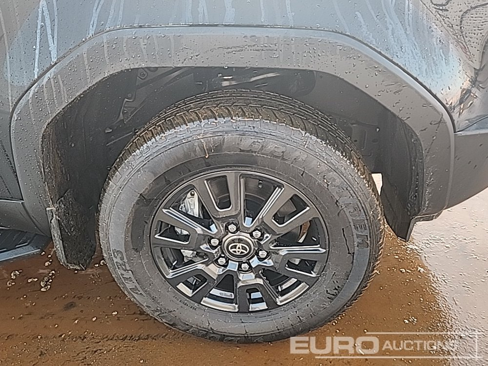 SUV 2025 Toyota Land Cruiser: picture 12