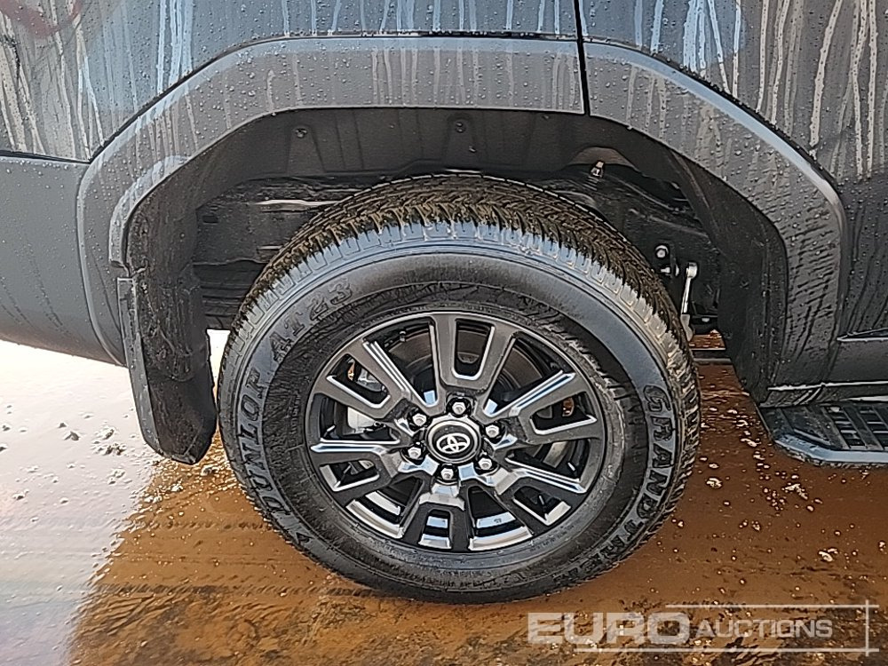 SUV 2025 Toyota Land Cruiser: picture 11