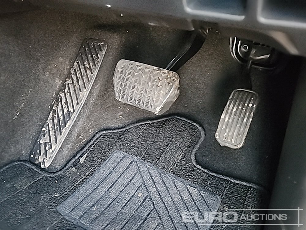 SUV 2025 Toyota Land Cruiser: picture 15