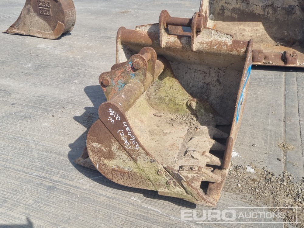 36", 36" Digging Bucket 45-50mm Pin to suit 4-8 Ton Excavator - Bucket: picture 1 36", 36" Digging Bucket 45-50mm Pin to suit 4-8 Ton Excavator - Bucket: picture 1