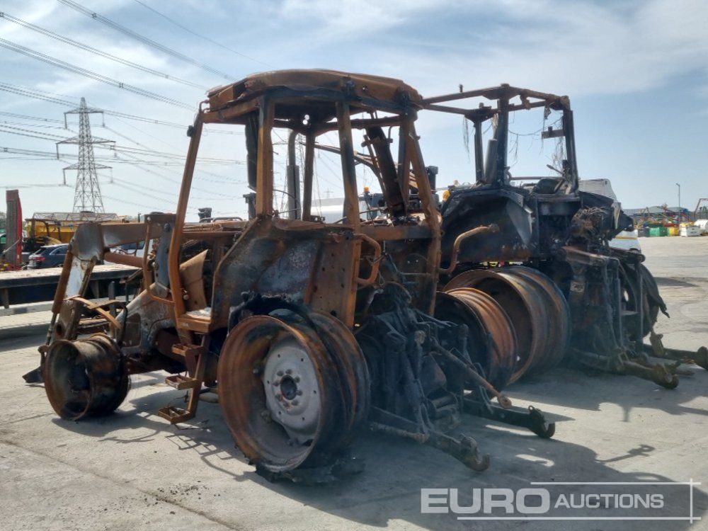 4WD Tractor, Loader, 2 Spool Valves (Fire Damage), 4WD Tractor, 3 Spool Valve (Fire Damage) - Farm tractor: picture 3 4WD Tractor, Loader, 2 Spool Valves (Fire Damage), 4WD Tractor, 3 Spool Valve (Fire Damage) - Farm tractor: picture 3
