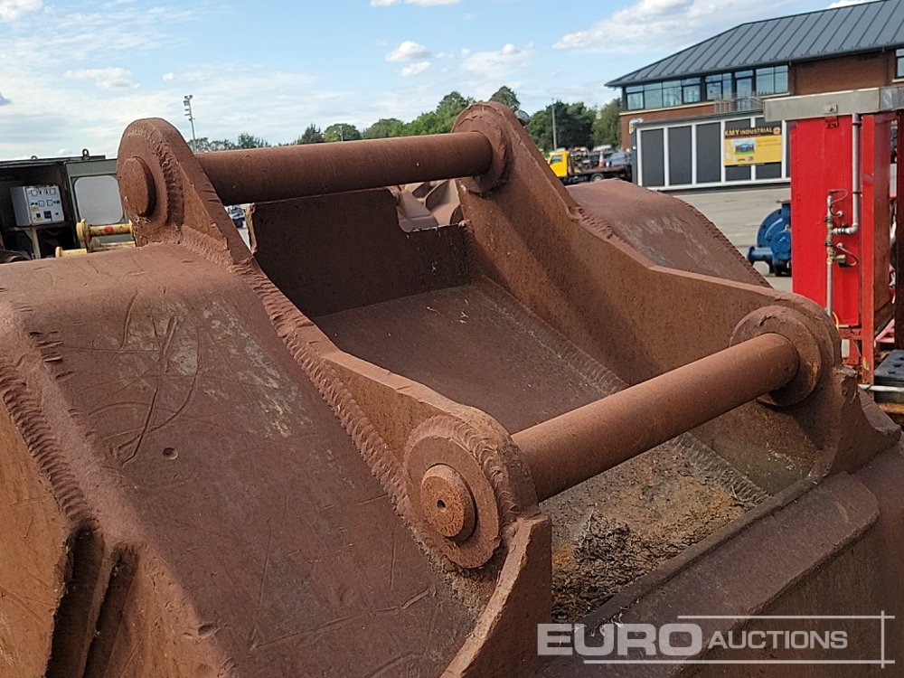 Bucket 54" Digging Bucket S80 Hitch to suit 30-43 Ton Excavator: picture 11