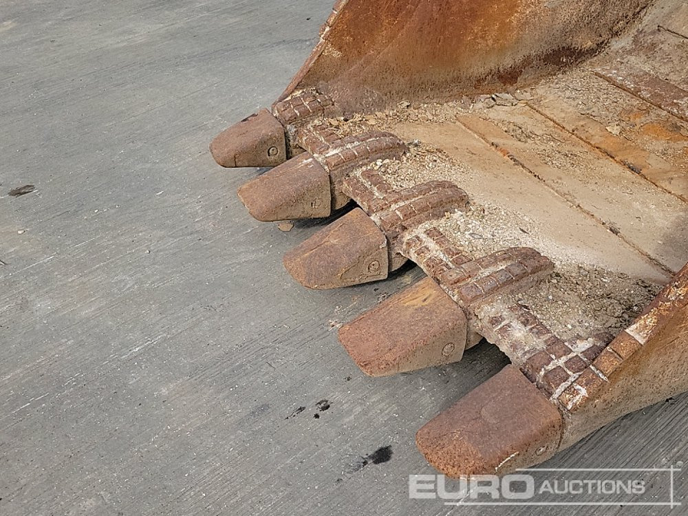 Bucket 54" Digging Bucket S80 Hitch to suit 30-43 Ton Excavator: picture 9