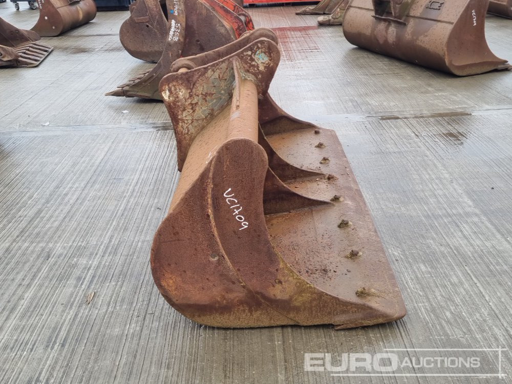 Bucket 84" Ditching Bucket 70mm Pin to suit 14-16 Ton Excavator: picture 6