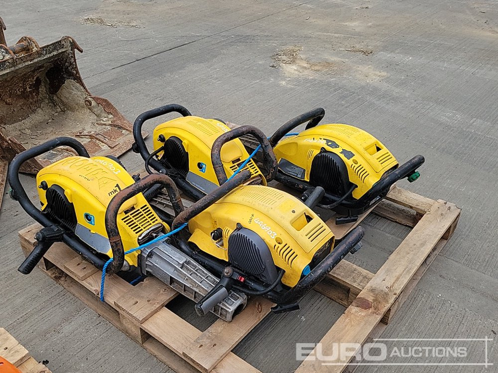 Atlas Copco Petrol Hand Held Breaker (4 of) - Asphalt machine: picture 5 Atlas Copco Petrol Hand Held Breaker (4 of) - Asphalt machine: picture 5