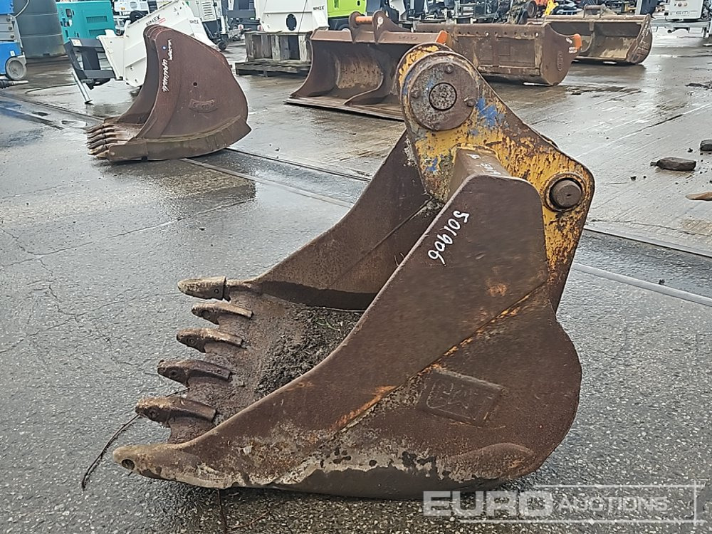 CAT 42" Digging Bucket 65mm Pin to suit 13 Ton Excavator - Bucket: picture 2 CAT 42" Digging Bucket 65mm Pin to suit 13 Ton Excavator - Bucket: picture 2