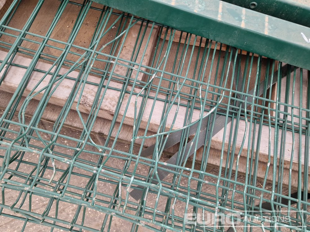 Construction equipment Galvanised fencing Panel (4 of), Fencing Posts (5 of): picture 17