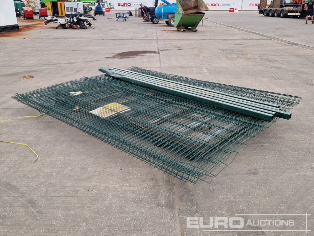 Construction equipment Galvanised fencing Panel (4 of), Fencing Posts (5 of): picture 7