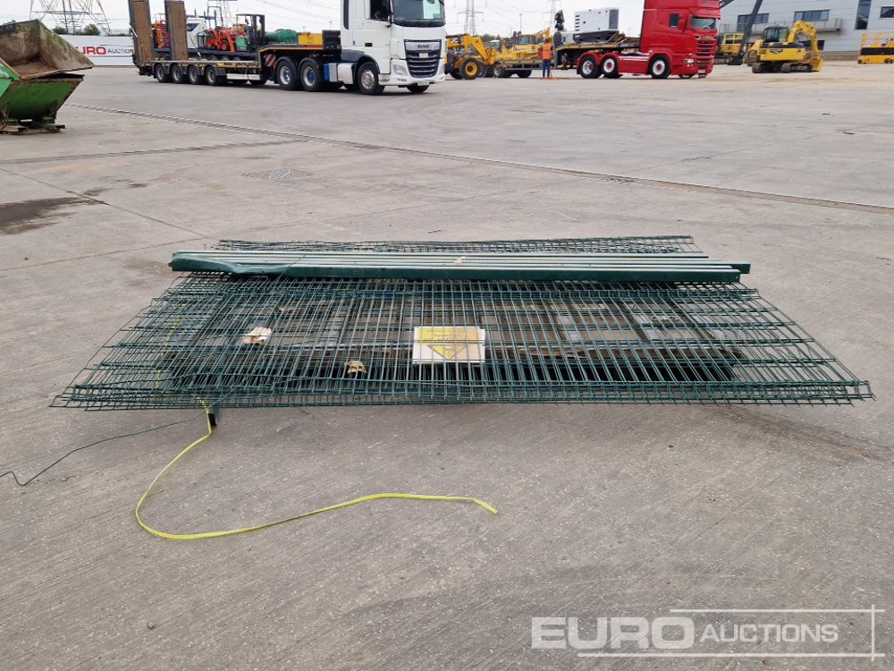 Construction equipment Galvanised fencing Panel (4 of), Fencing Posts (5 of): picture 6