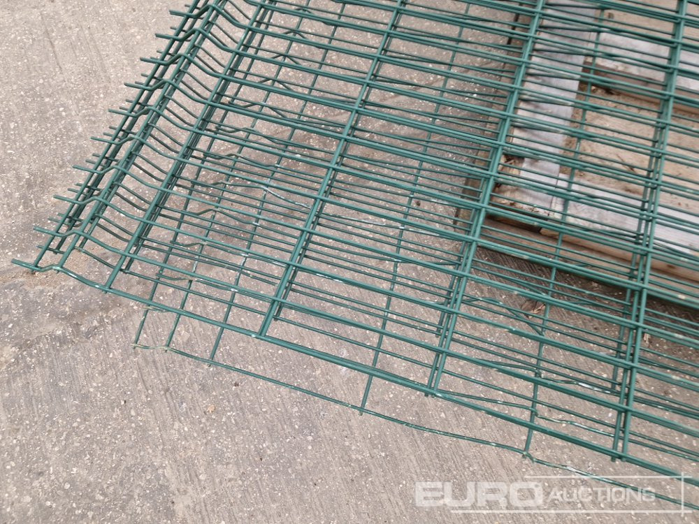 Construction equipment Galvanised fencing Panel (4 of), Fencing Posts (5 of): picture 10