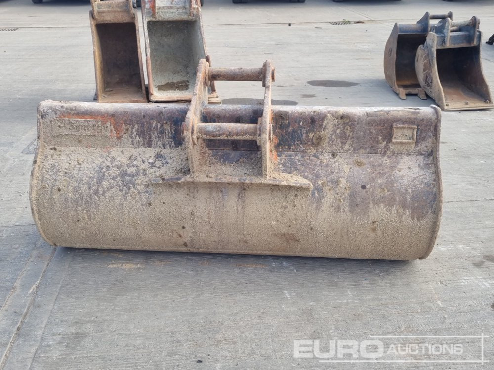 Geith 72" Ditching Bucket 65mm Pin to suit 13 Ton Excavator - Bucket: picture 4 Geith 72" Ditching Bucket 65mm Pin to suit 13 Ton Excavator - Bucket: picture 4