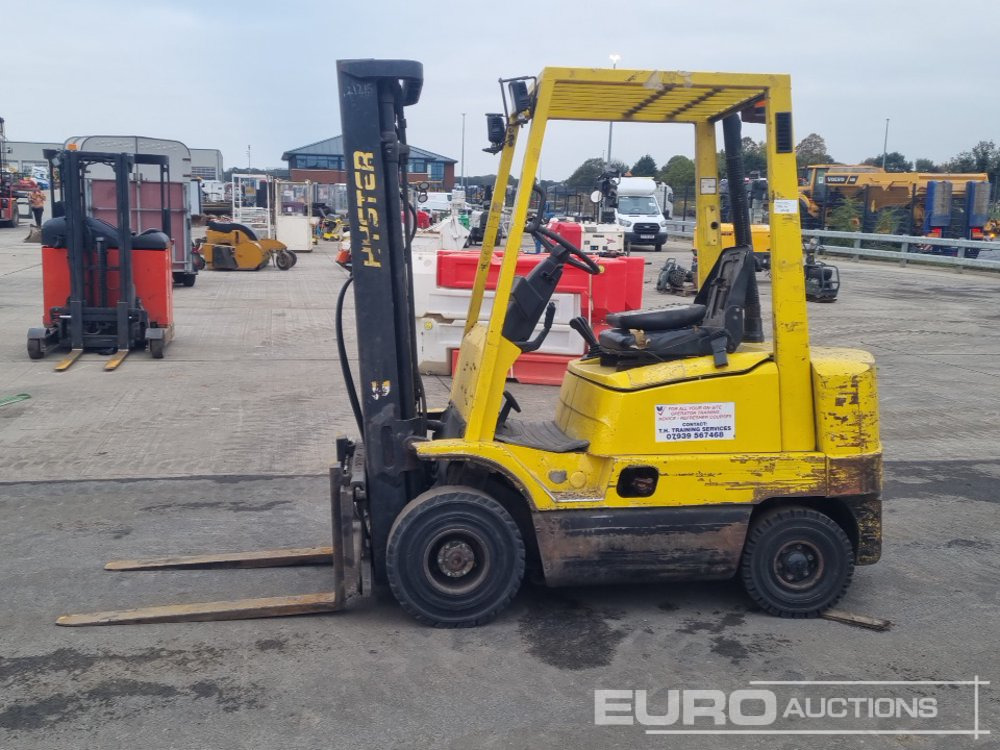 Hyster Diesel Forklift, 3 Stage Free Lift Mast, Side Shift, Forks (Runs, Slow Drive) - Forklift: picture 2 Hyster Diesel Forklift, 3 Stage Free Lift Mast, Side Shift, Forks (Runs, Slow Drive) - Forklift: picture 2