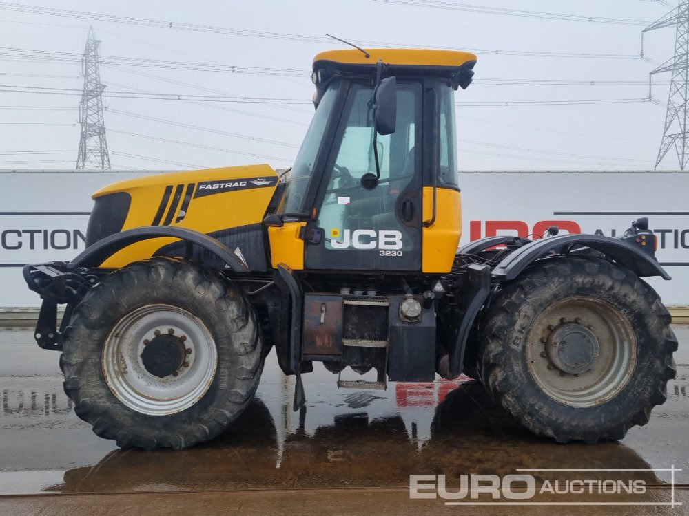 JCB Fastrac 3230 - Farm tractor: picture 2 JCB Fastrac 3230 - Farm tractor: picture 2