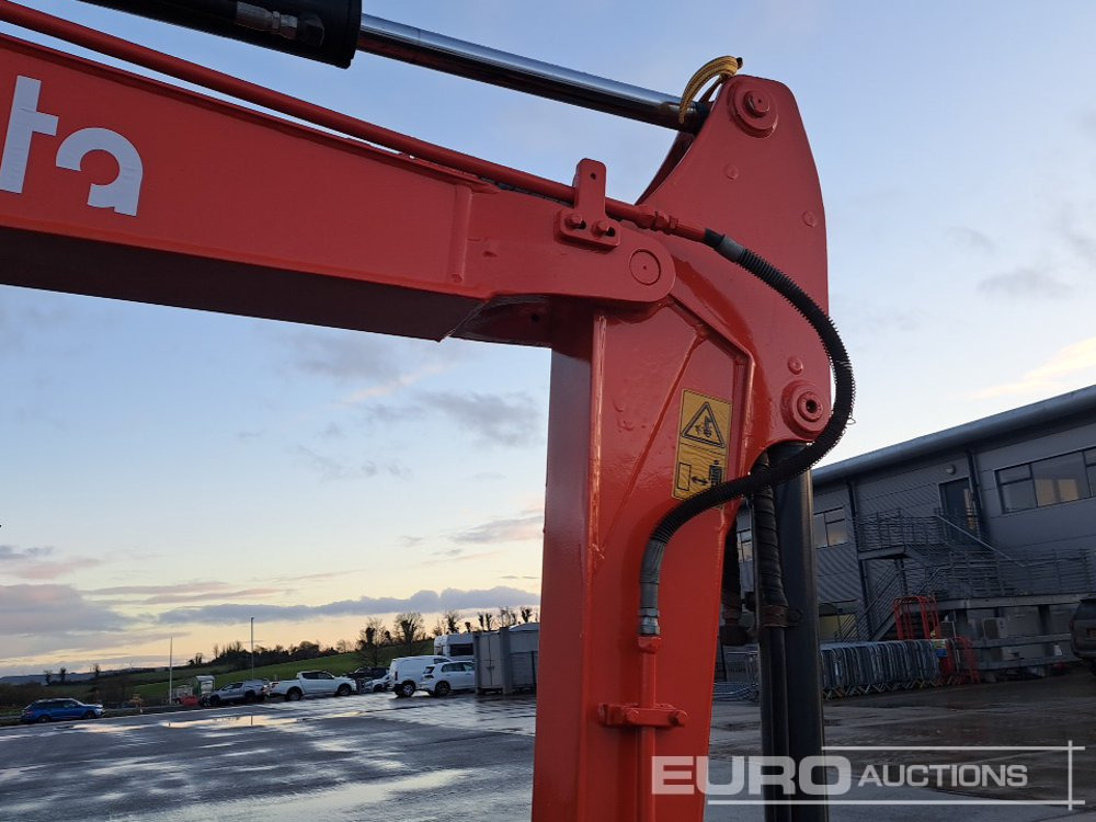 Mini excavator Kubota U55-4: picture 18