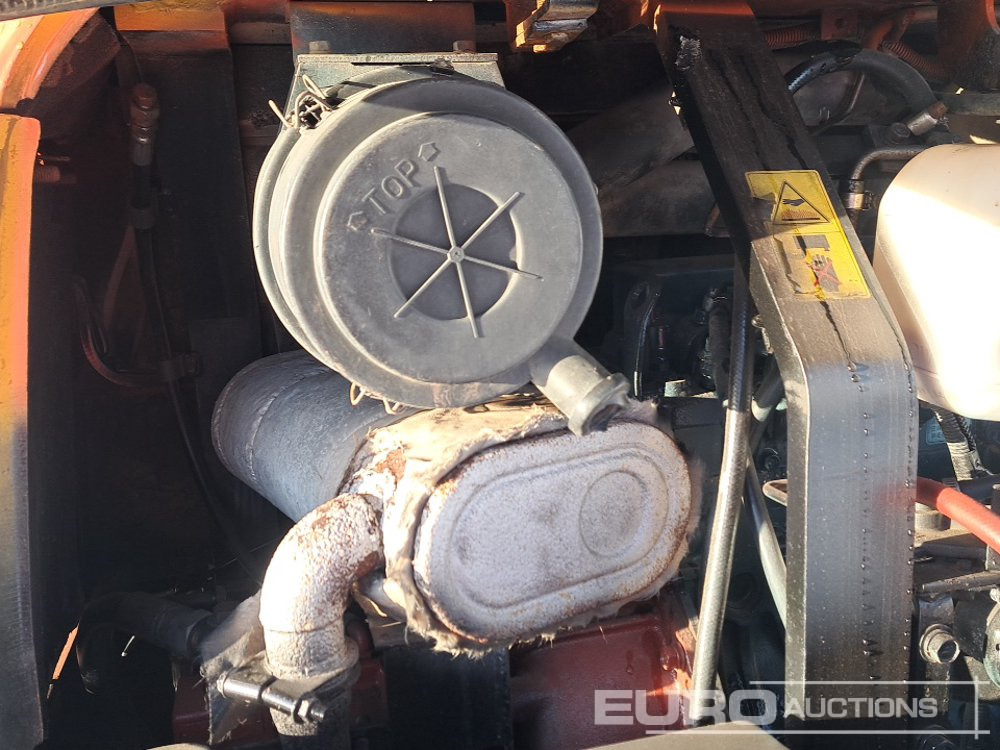 Mini excavator Kubota U55-4: picture 35