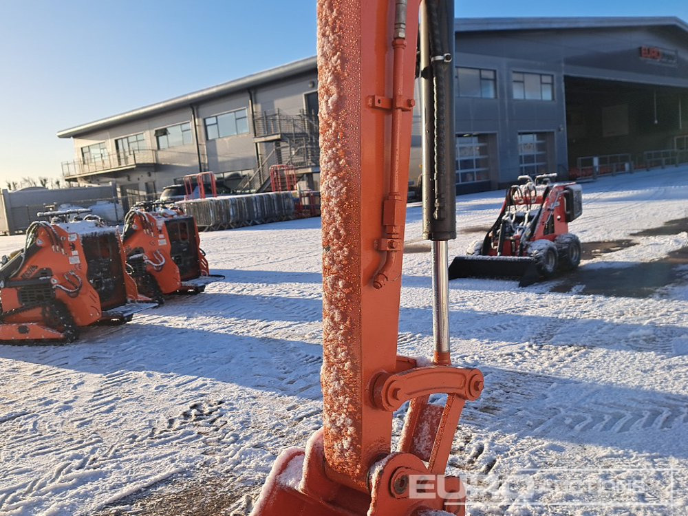 Mini excavator Kubota U55-4: picture 18