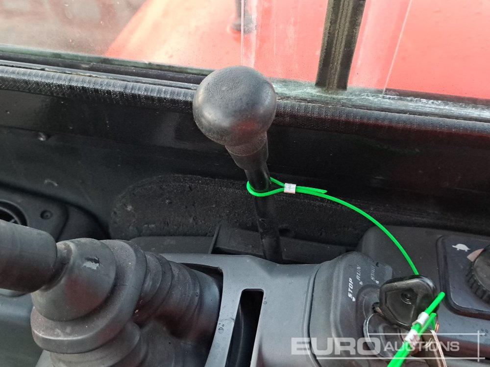 Mini excavator Kubota U55-4: picture 32