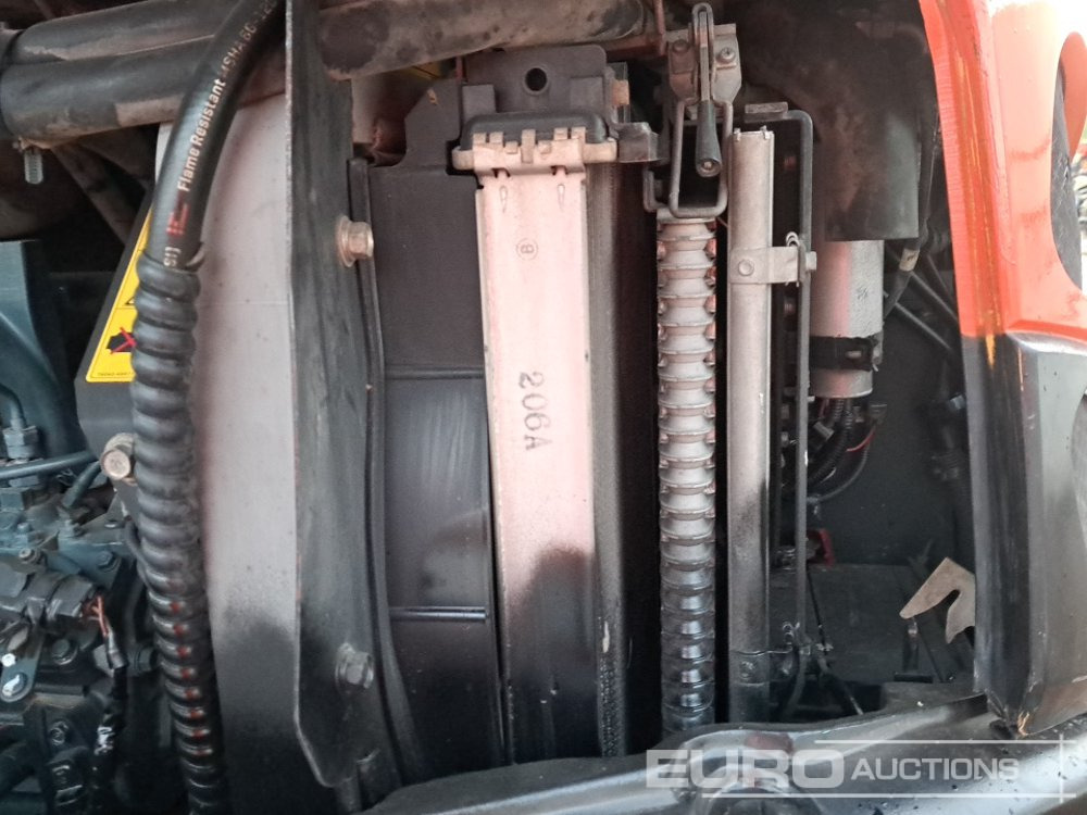 Mini excavator Kubota U55-4: picture 39