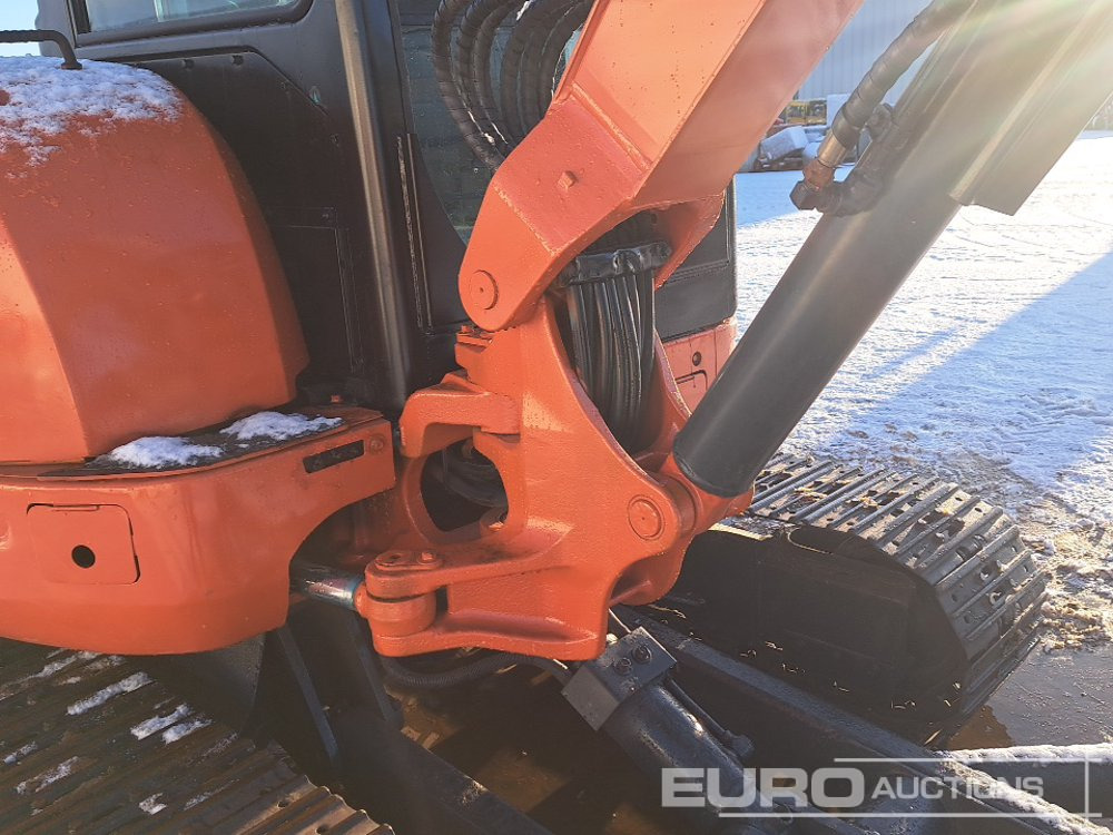 Mini excavator Kubota U55-4: picture 15