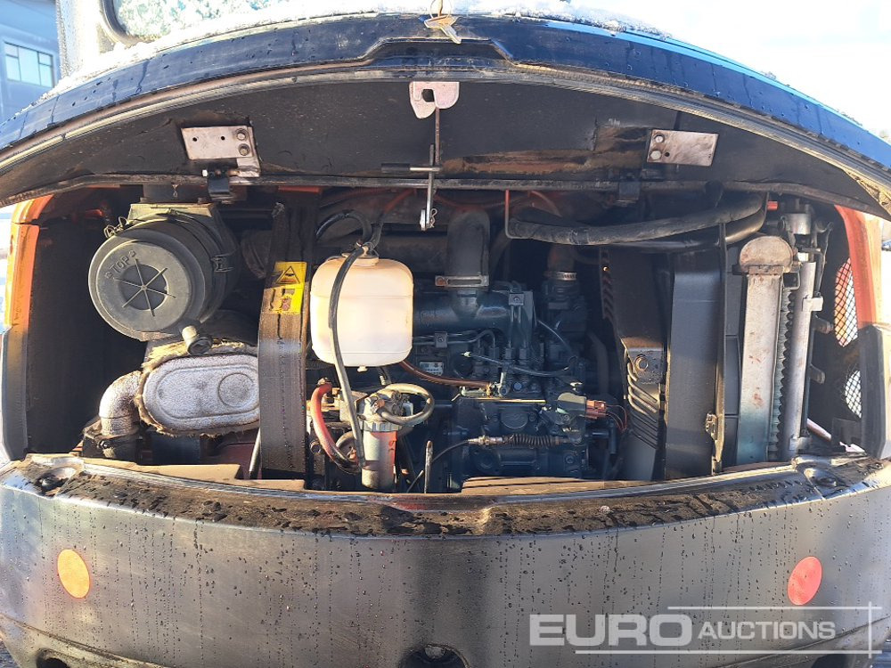 Mini excavator Kubota U55-4: picture 34