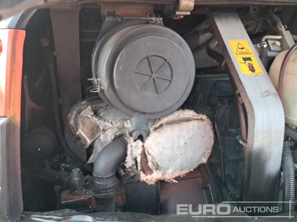 Mini excavator Kubota U55-4: picture 35