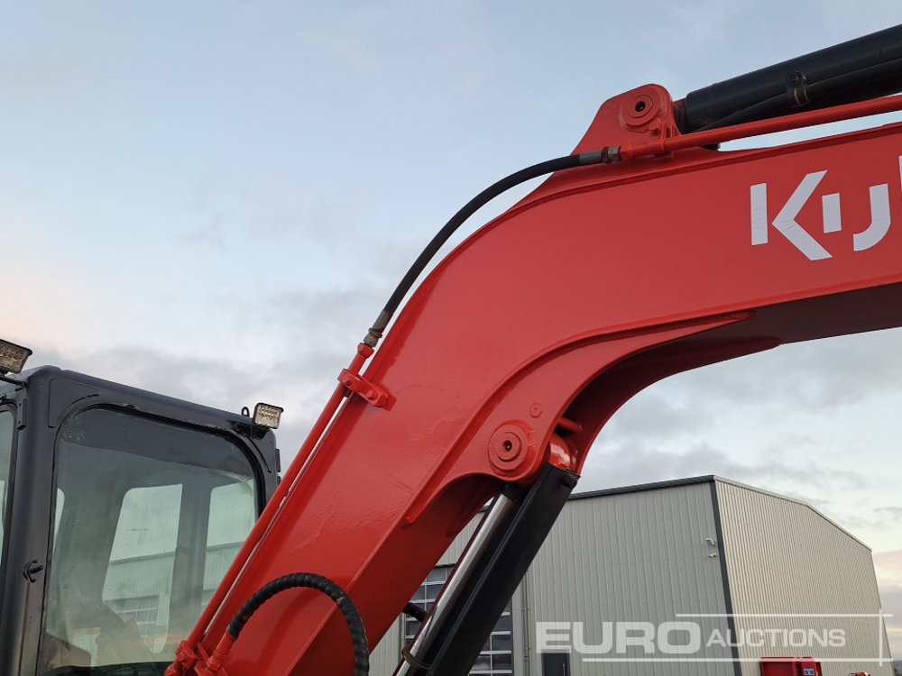 Mini excavator Kubota U55-4: picture 16