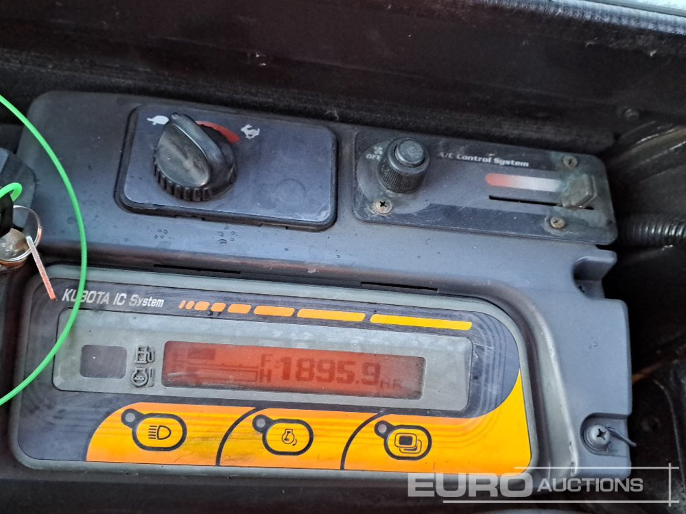 Mini excavator Kubota U55-4: picture 33