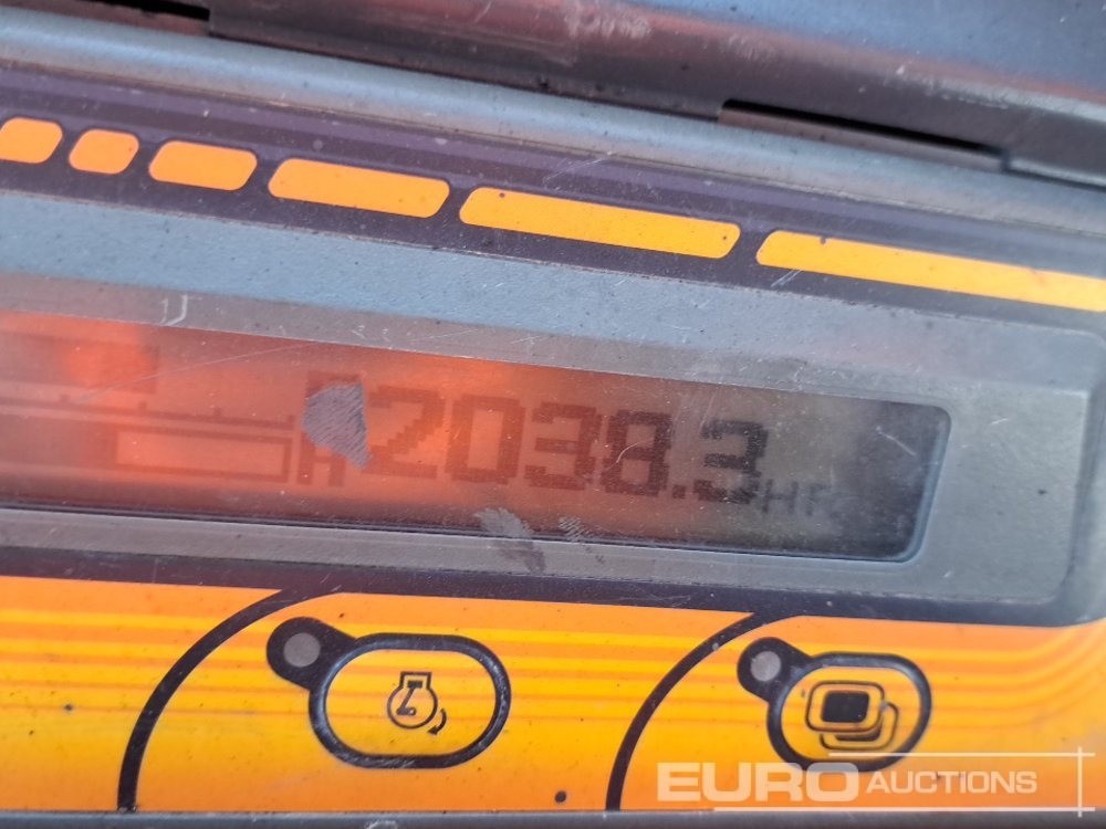 Mini excavator Kubota U55-4: picture 41