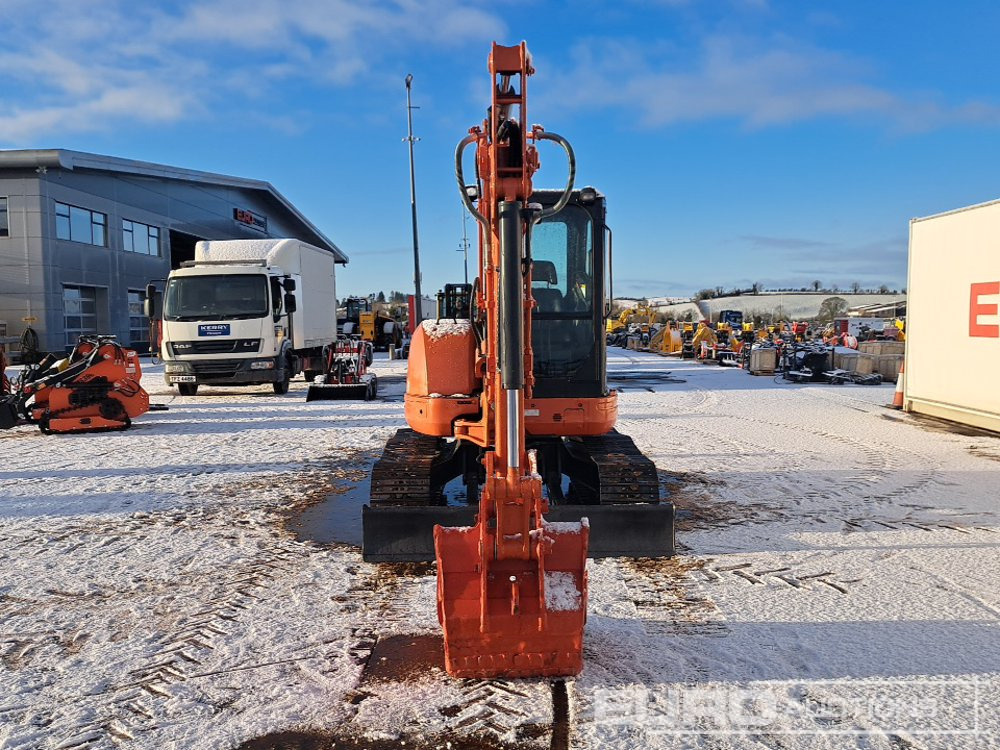 Mini excavator Kubota U55-4: picture 8