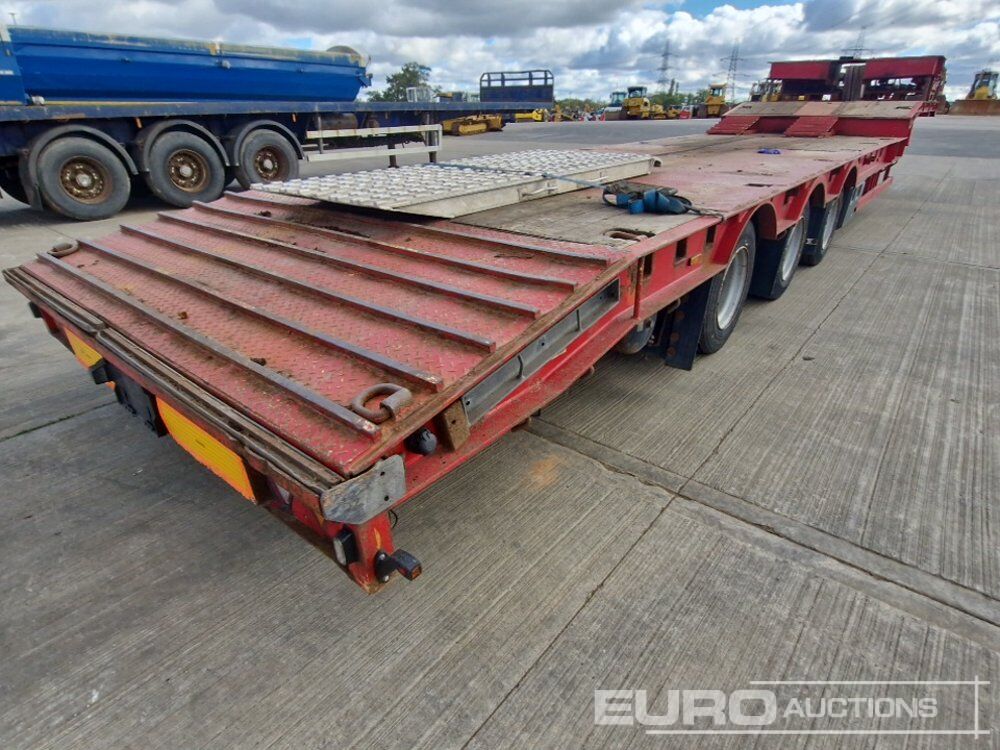 M&G Trailers Ltd, Step Frame Low Loader Tri Axle Rear Steering, 3m Extendable C/w Out Riggers & Alloy Ramps - Low loader trailer: picture 5 M&G Trailers Ltd, Step Frame Low Loader Tri Axle Rear Steering, 3m Extendable C/w Out Riggers & Alloy Ramps - Low loader trailer: picture 5