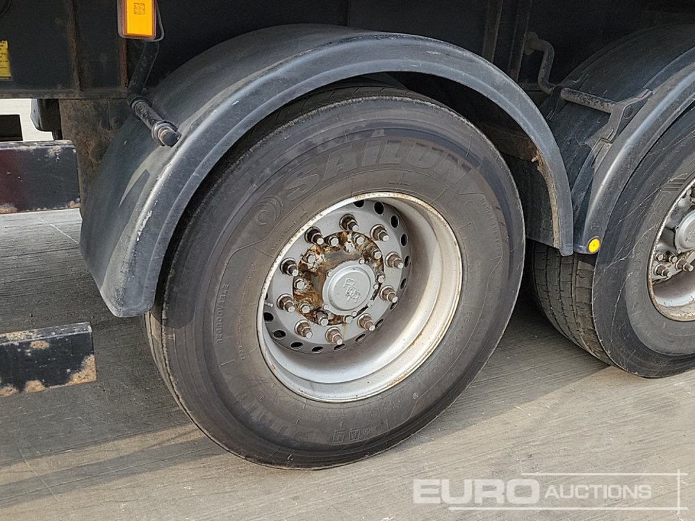 Dropside/ Flatbed semi-trailer M&G Tri Axle Flatbed Trailer, Twist Locks: picture 9