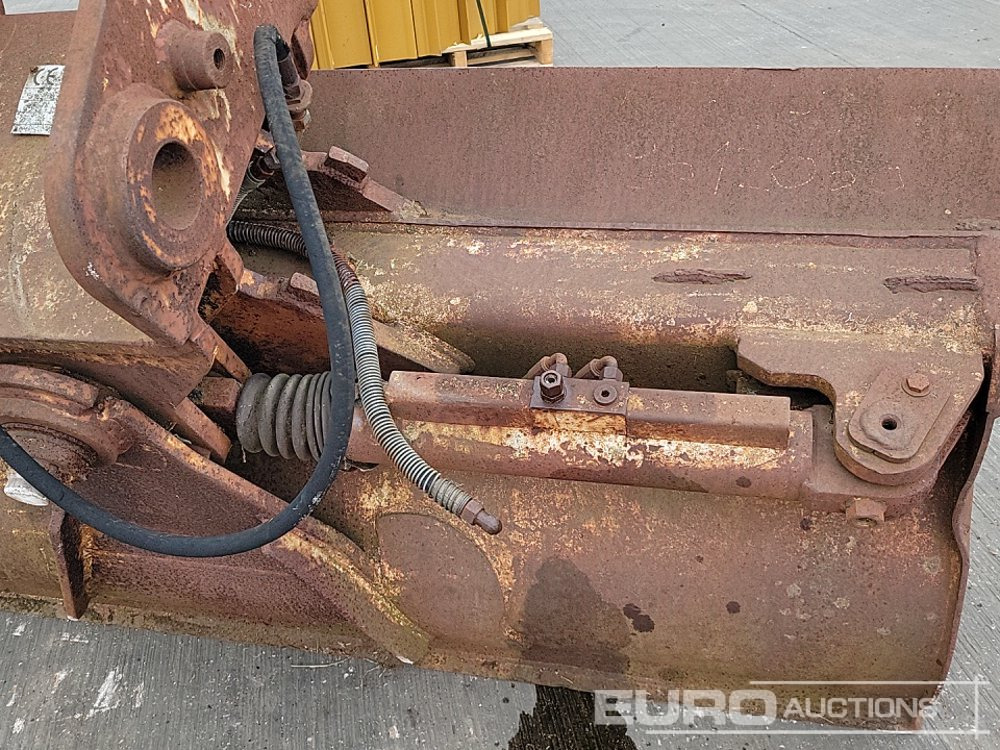 Bucket MK 74" Hydraulic Tilting Ditching Bucket 70mm Pin to suit 14-18 Ton Excavator: picture 14