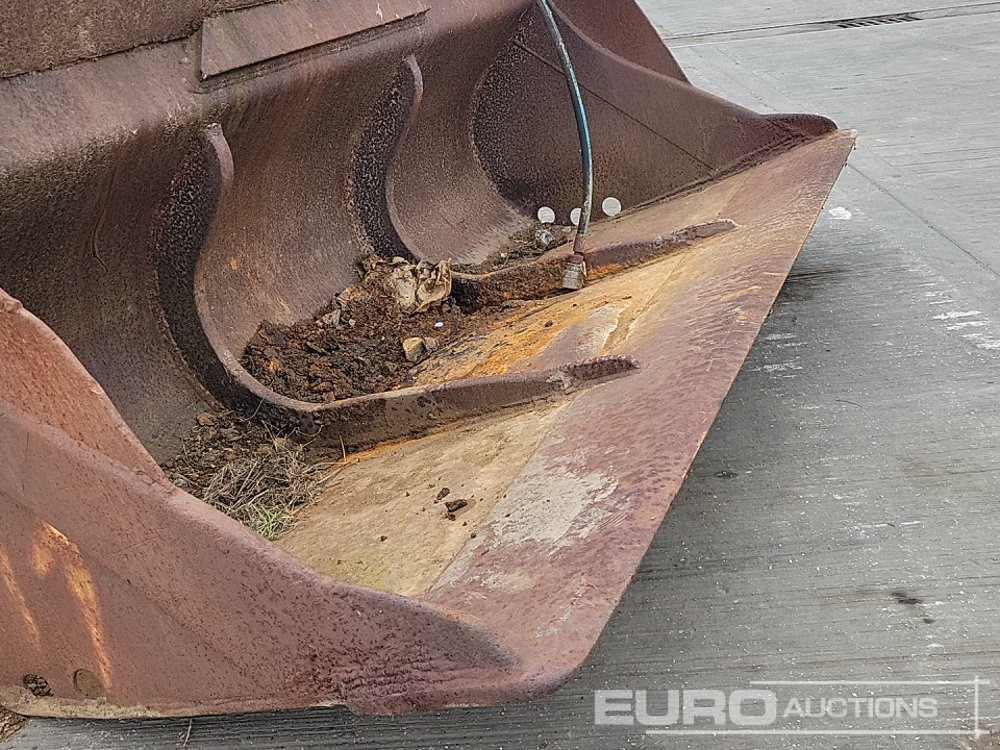 Bucket MK 74" Hydraulic Tilting Ditching Bucket 70mm Pin to suit 14-18 Ton Excavator: picture 10