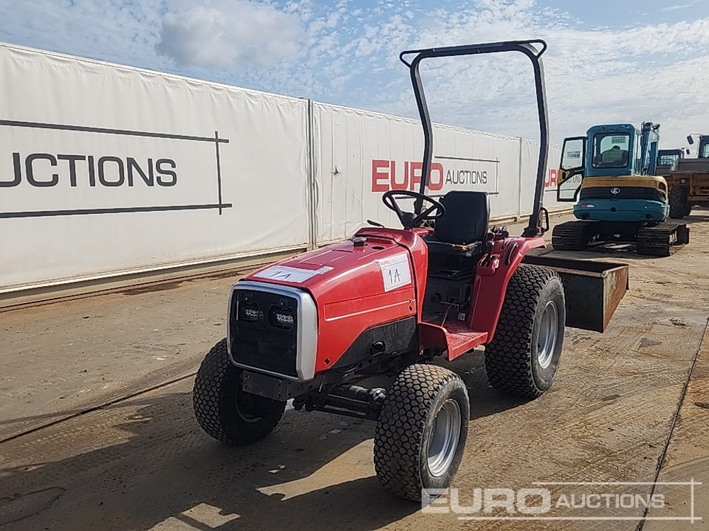 Massey Ferguson 4WD Compact Tractor, Linkbox - Compact tractor: picture 1 Massey Ferguson 4WD Compact Tractor, Linkbox - Compact tractor: picture 1