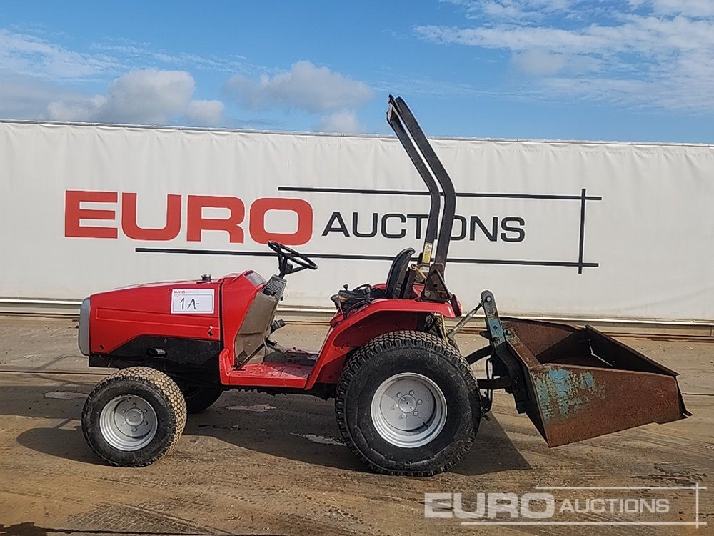 Massey Ferguson 4WD Compact Tractor, Linkbox - Compact tractor: picture 2 Massey Ferguson 4WD Compact Tractor, Linkbox - Compact tractor: picture 2