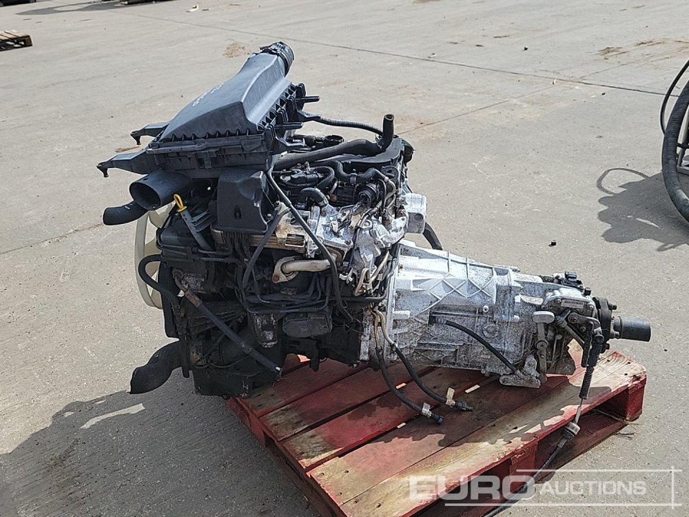 Mercedes 4 Cylinder Engine, Gear Box - Engine: picture 4 Mercedes 4 Cylinder Engine, Gear Box - Engine: picture 4
