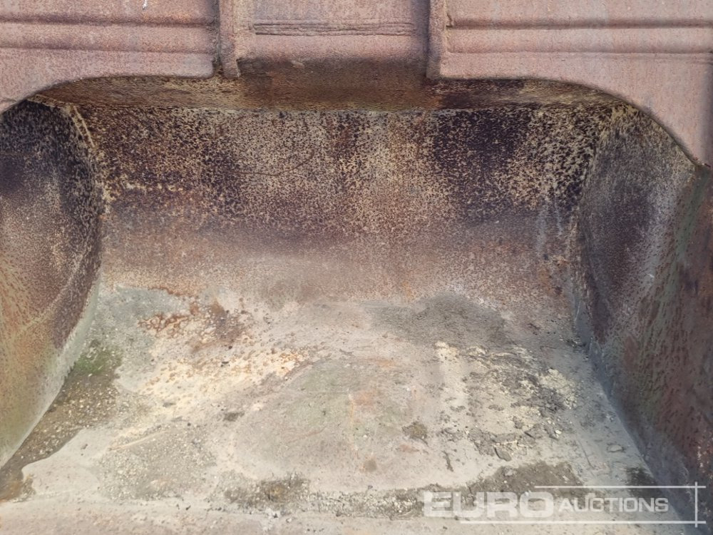 Bucket Miller 64" Digging Bucket 80mm Pin to suit 20 Ton Excavator: picture 9