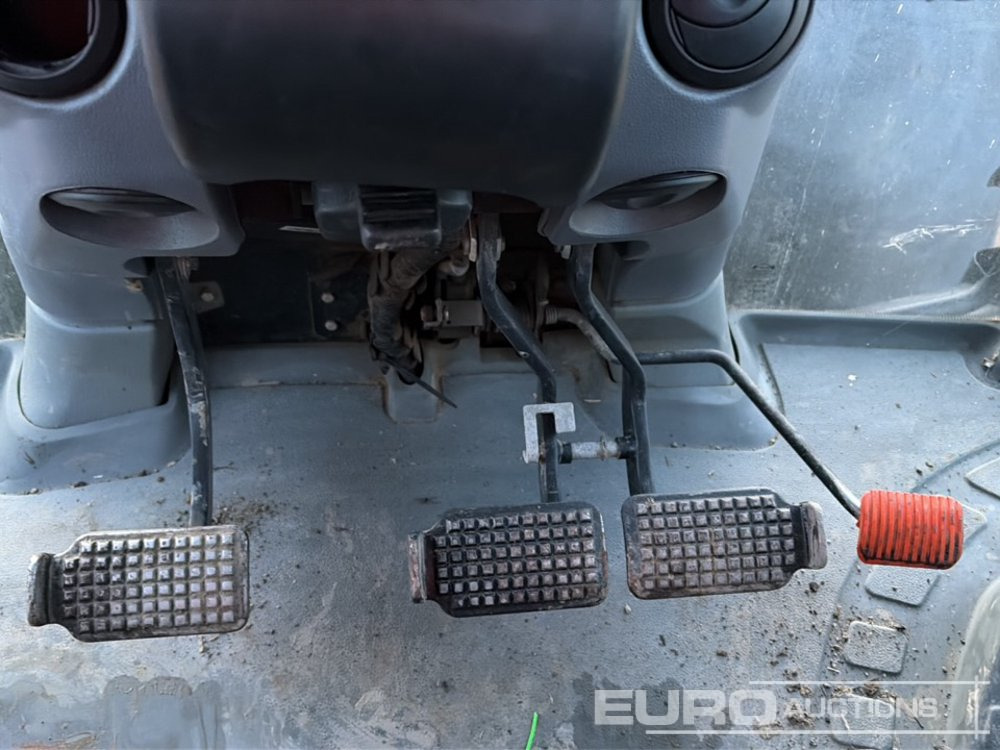 Farm tractor New Holland T7030: picture 34