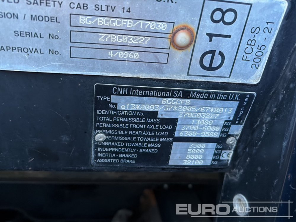 Farm tractor New Holland T7030: picture 38