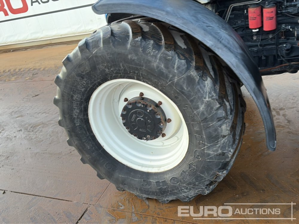 Farm tractor New Holland T7030: picture 6