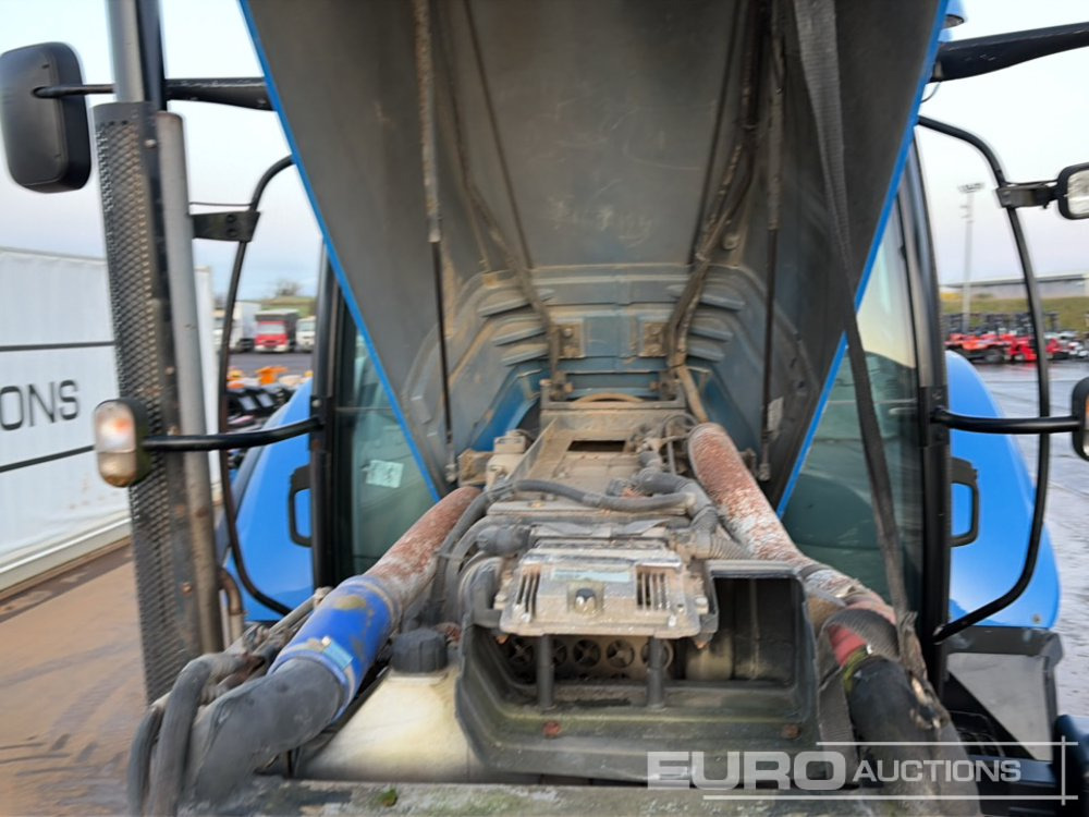 Farm tractor New Holland T7030: picture 23