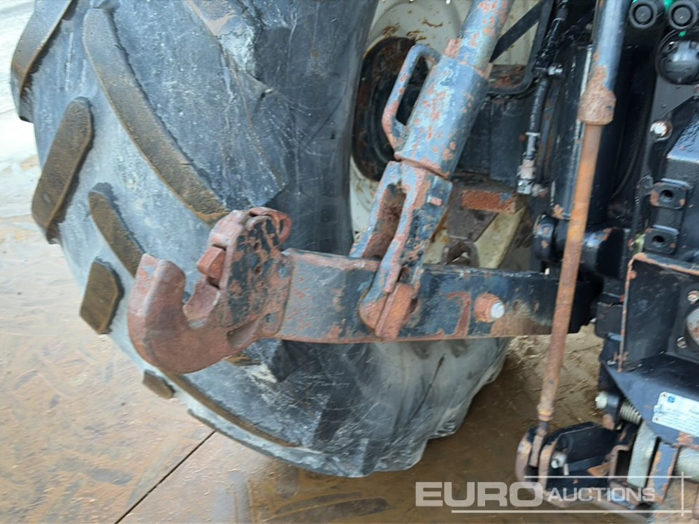 Farm tractor New Holland T7030: picture 13